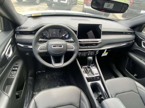 New 2026 Jeep Compass Latitude AWD/4WD image 13