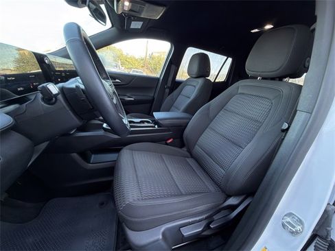 Used 2025 Chevrolet Equinox LT image 22