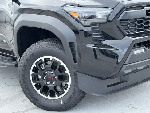 New 2025 Toyota Tacoma TRD Off-Road image 10