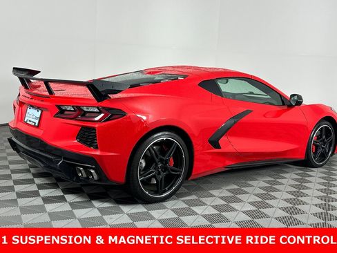 Used 2021 Chevrolet Corvette Stingray Preferred Cpe w/ Z51 Performance Package image 4