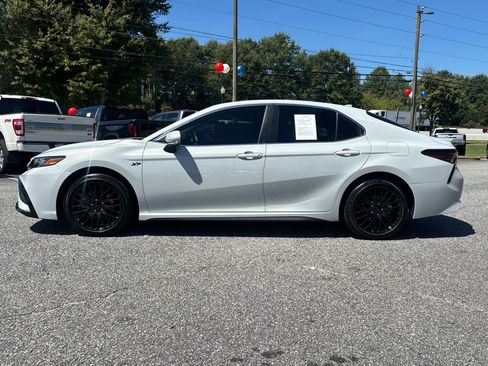 Used 2024 Toyota Camry SE w/ Convenience Package FWD image 6
