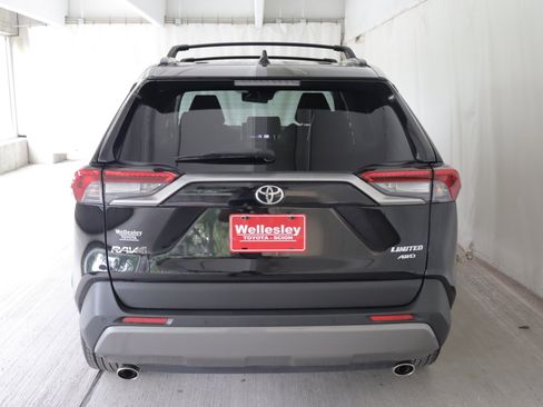 Used 2019 Toyota RAV4 Limited w/ Advanced Technology Package AWD/4WD image 27