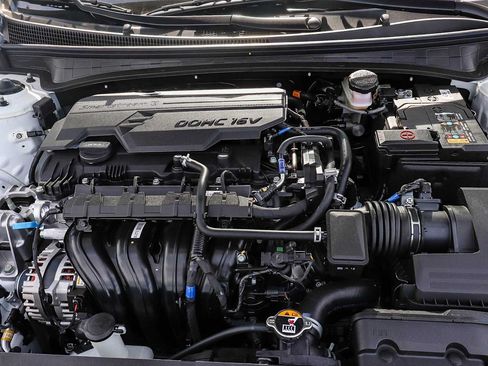 New 2026 Hyundai Elantra Limited FWD image 17