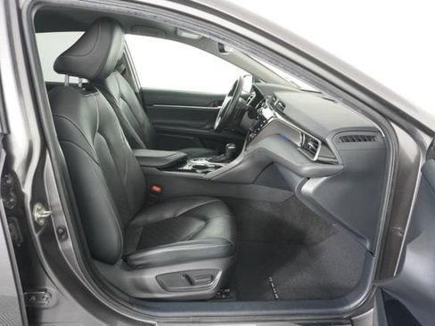 Used 2020 Toyota Camry XSE image 35