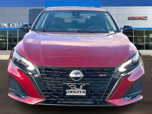 Used 2024 Nissan Altima 2.5 SR image 2