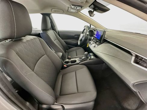 Used 2025 Toyota Corolla LE FWD image 27