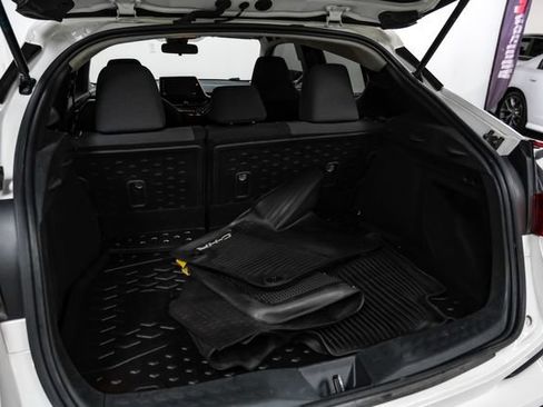 Used 2020 Toyota C-HR LE FWD image 49
