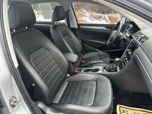 Used 2015 Volkswagen Passat 1.8T SE image 19