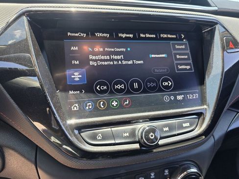 Used 2021 Chevrolet TrailBlazer RS w/ Technology Package FWD image 21
