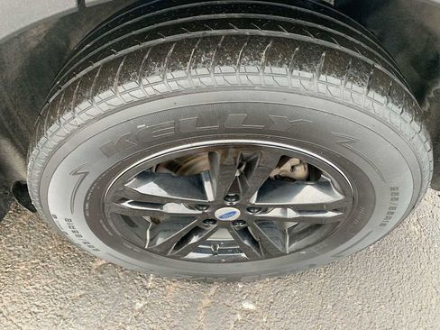 Used 2020 Ford Explorer XLT image 31