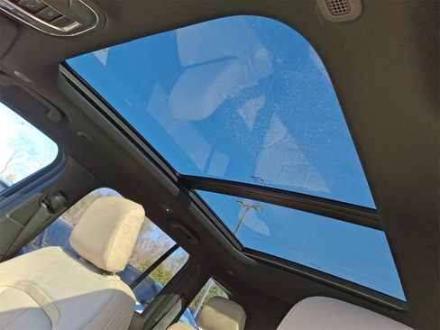 New 2026 Jeep Grand Cherokee Limited image 7