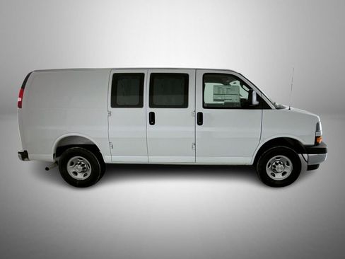 New 2025 Chevrolet Express 3500 w/ Driver Convenience Package image 4