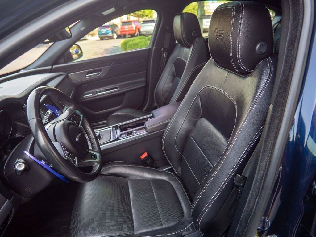 Used 2018 Jaguar XF S RWD image 19
