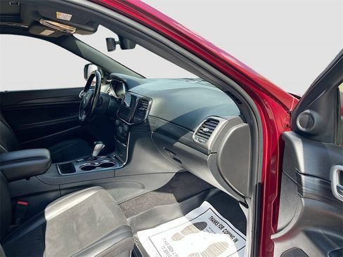 Used 2022 Jeep Grand Cherokee Laredo X image 28