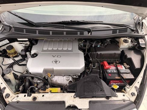 Used 2010 Toyota Sienna FWD image 22