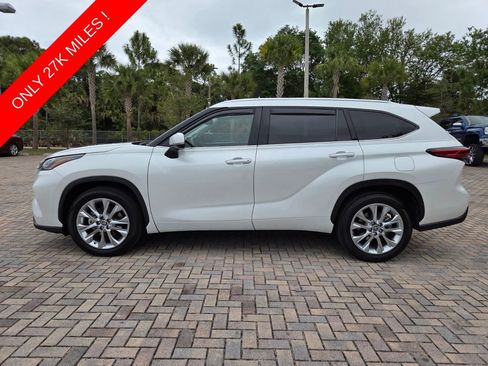 Used 2023 Toyota Highlander Limited FWD image 8