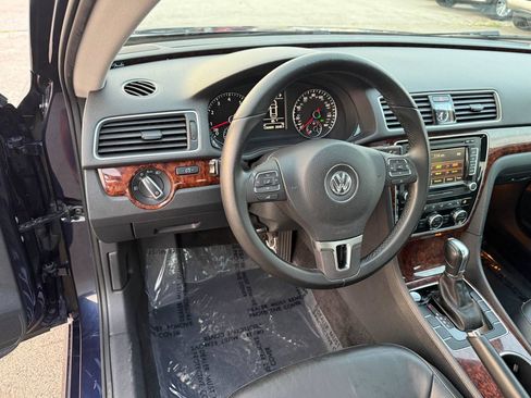 Used 2013 Volkswagen Passat 2.5 SEL FWD image 12
