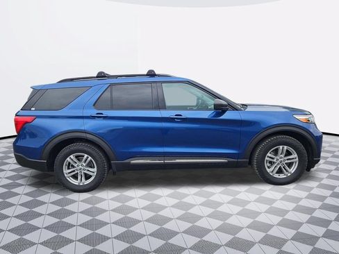 Used 2021 Ford Explorer XLT w/ Equipment Group 202A AWD/4WD image 7