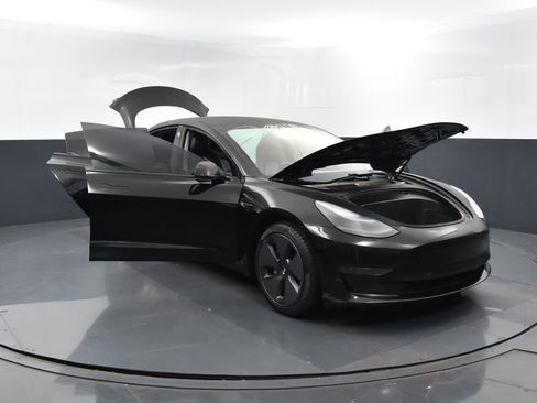 Used 2021 Tesla Model 3 Standard Range Plus image 37