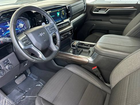 Used 2025 Chevrolet Silverado 1500 LT Trail Boss w/ LPO, Dark Essentials Package AWD/4WD image 10