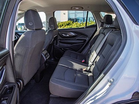 Used 2024 GMC Terrain SLE image 15