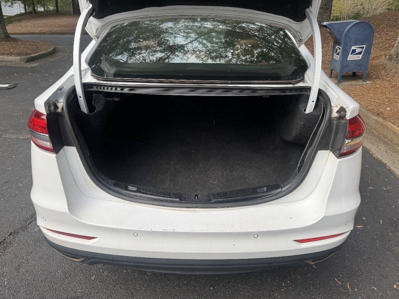 Used 2019 Ford Fusion Titanium AWD/4WD image 12