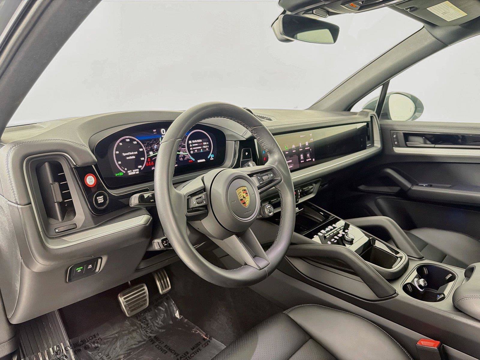 Used 2024 Porsche Cayenne S AWD/4WD image 4