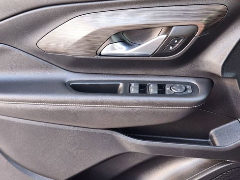 Used 2022 GMC Terrain SLE w/ Driver Convenience Package image 25