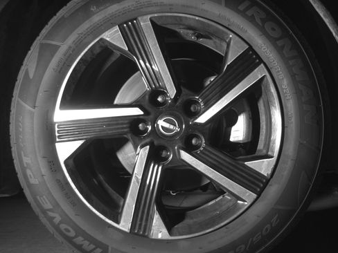 Used 2025 Nissan Sentra SV FWD image 13