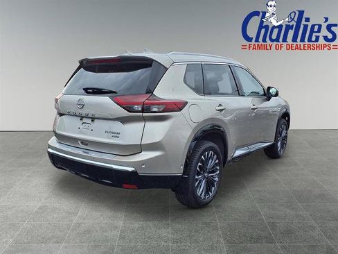 Certified 2025 Nissan Rogue Platinum w/ Tech Package AWD/4WD image 4