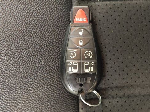 Used 2019 Dodge Grand Caravan SXT FWD image 32