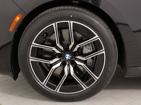 Used 2023 BMW 760i xDrive image 59