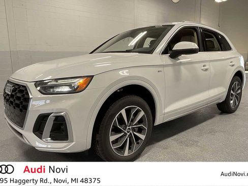 Used 2024 Audi Q5 2.0T Premium image 1