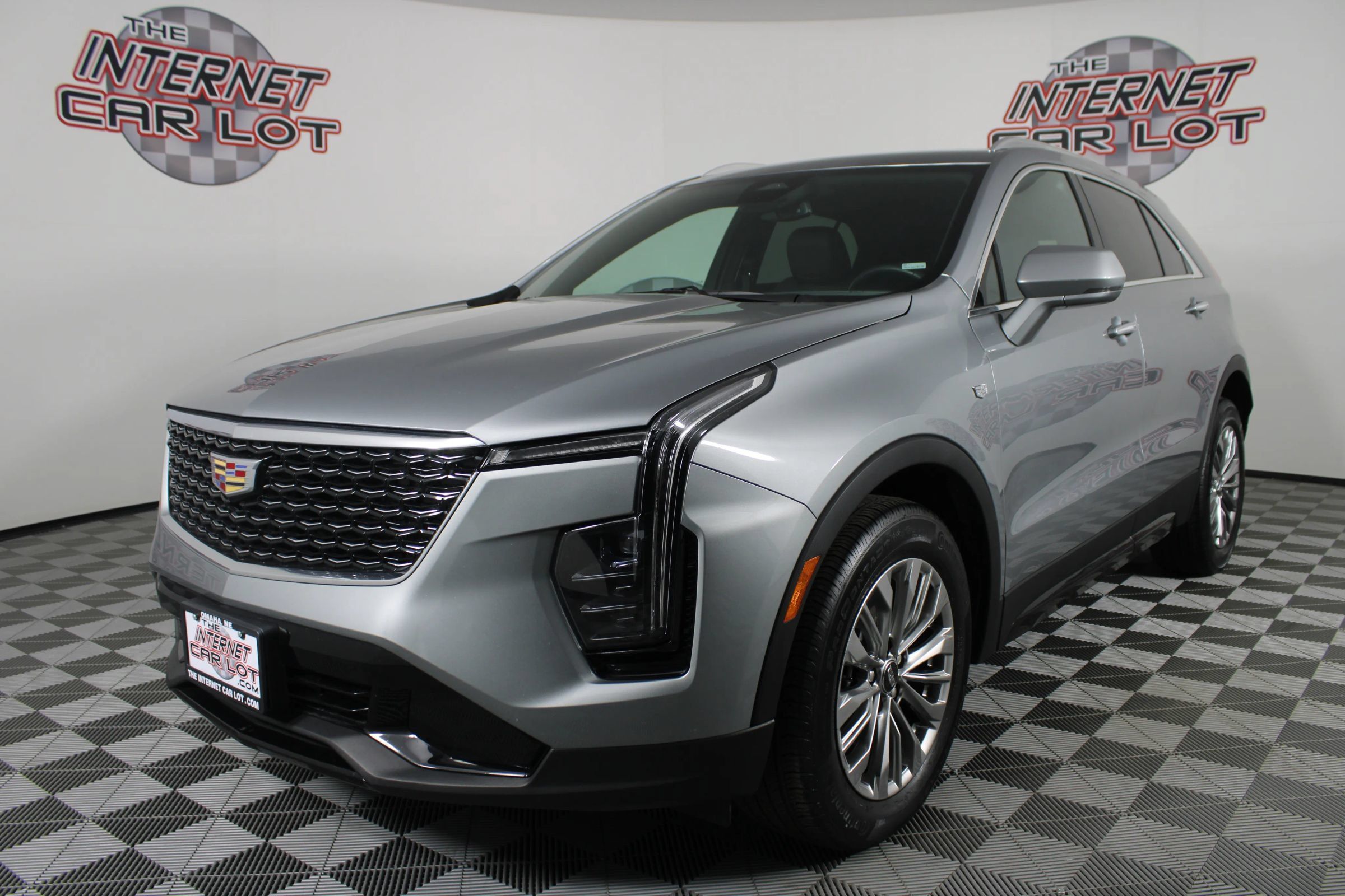 Used 2024 Cadillac XT4 Premium Luxury FWD image 3