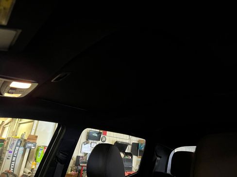 Used 2017 Toyota Tacoma TRD Sport image 25