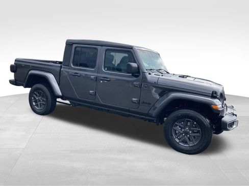 New 2025 Jeep Gladiator Sport image 7