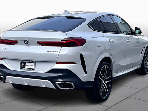 Used 2022 BMW X6 xDrive40i w/ Executive Package image 12