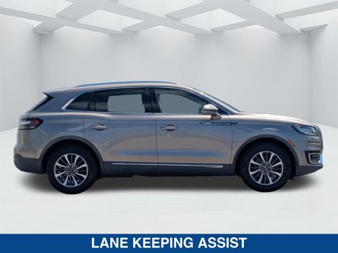 Used 2019 Lincoln Nautilus Select w/ Class II Trailer Tow Package FWD image 4