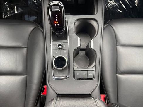 Used 2025 Cadillac XT4 Premium Luxury FWD image 11