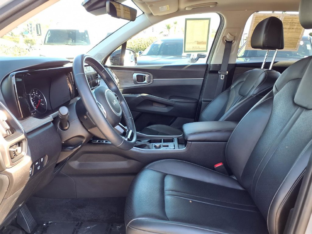 Certified 2023 Kia Sorento X-Line EX AWD/4WD image 6