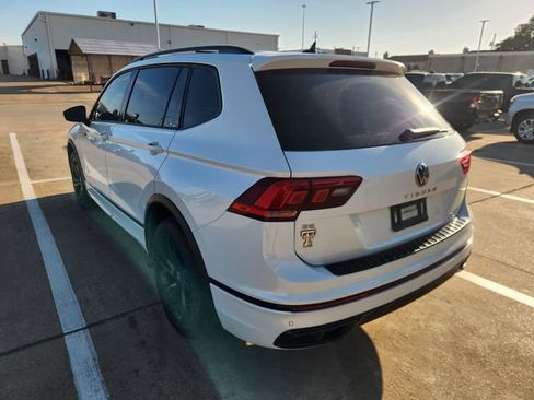Used 2023 Volkswagen Tiguan SE R-Line FWD image 4