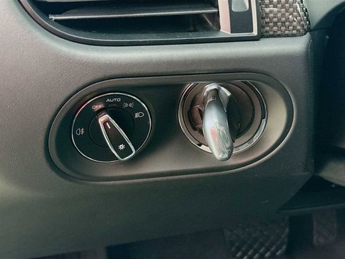 New 2025 Porsche Macan GTS image 11