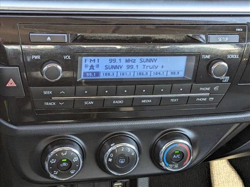 Used 2015 Toyota Corolla L image 13