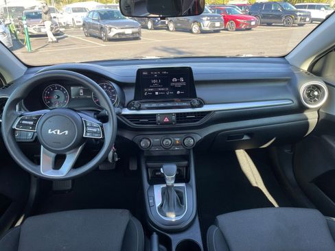 Used 2023 Kia Forte LXS w/ LXS Technology Package image 31