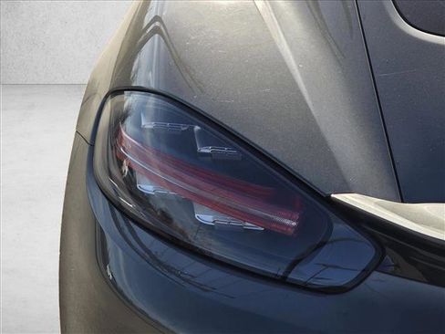 Used 2022 Porsche 718 Cayman image 9