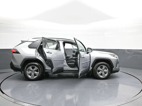 Certified 2022 Toyota RAV4 LE AWD/4WD image 41