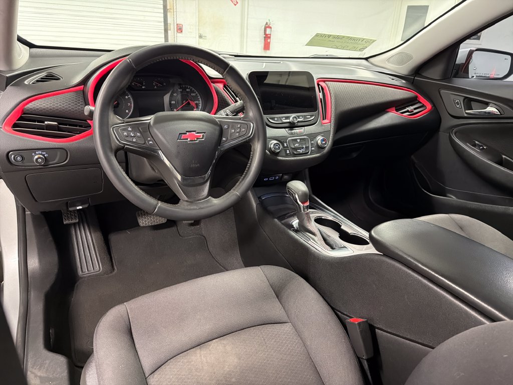 Used 2021 Chevrolet Malibu RS FWD image 26