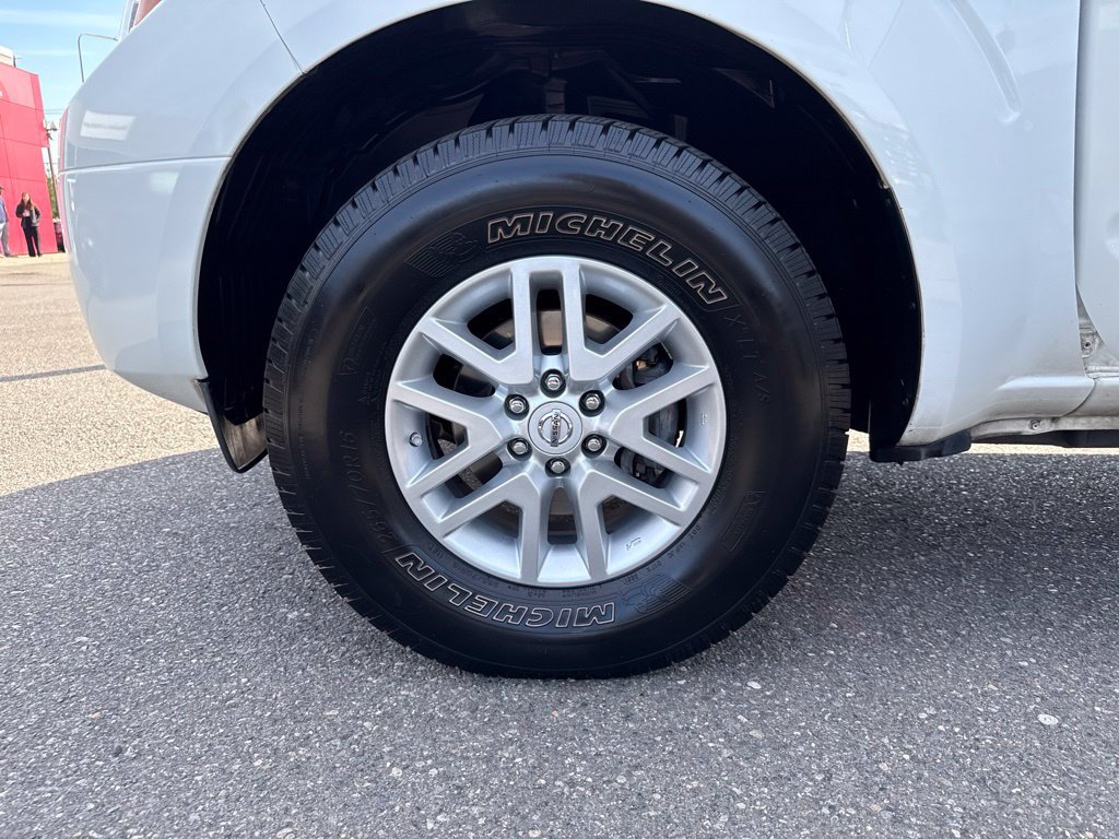 Used 2015 Nissan Frontier SL AWD/4WD image 28