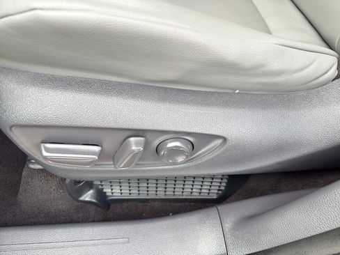 Used 2021 Toyota Sienna XLE image 15