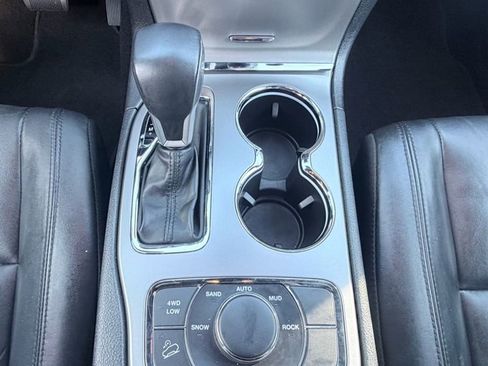 Used 2022 Jeep Grand Cherokee Limited w/ Tech Group image 17